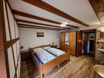Schlafzimmer 1 Ebene 2 Doppelbett